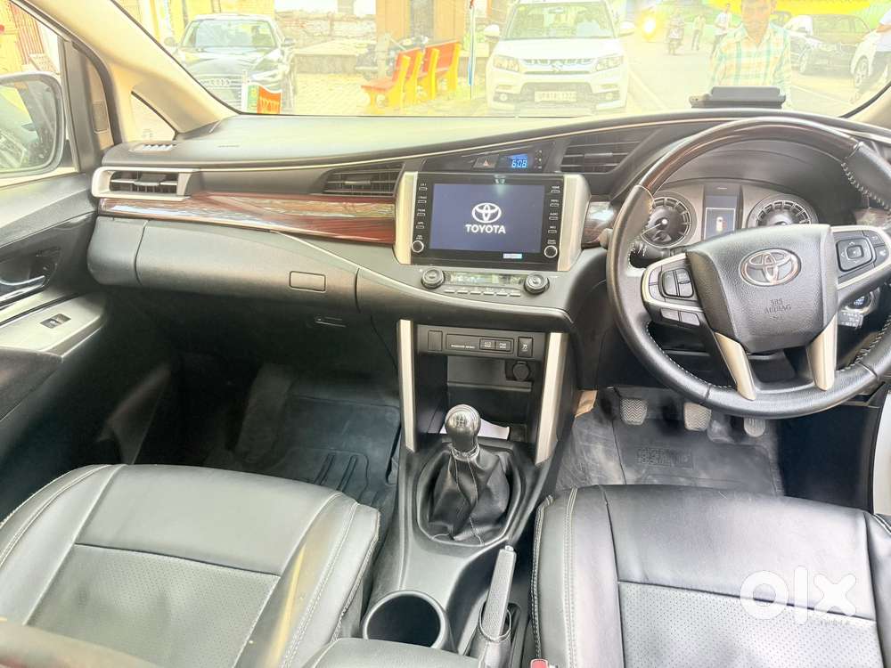 Toyota Innova Crysta 2.4 V 7 Str, 2022, Petrol