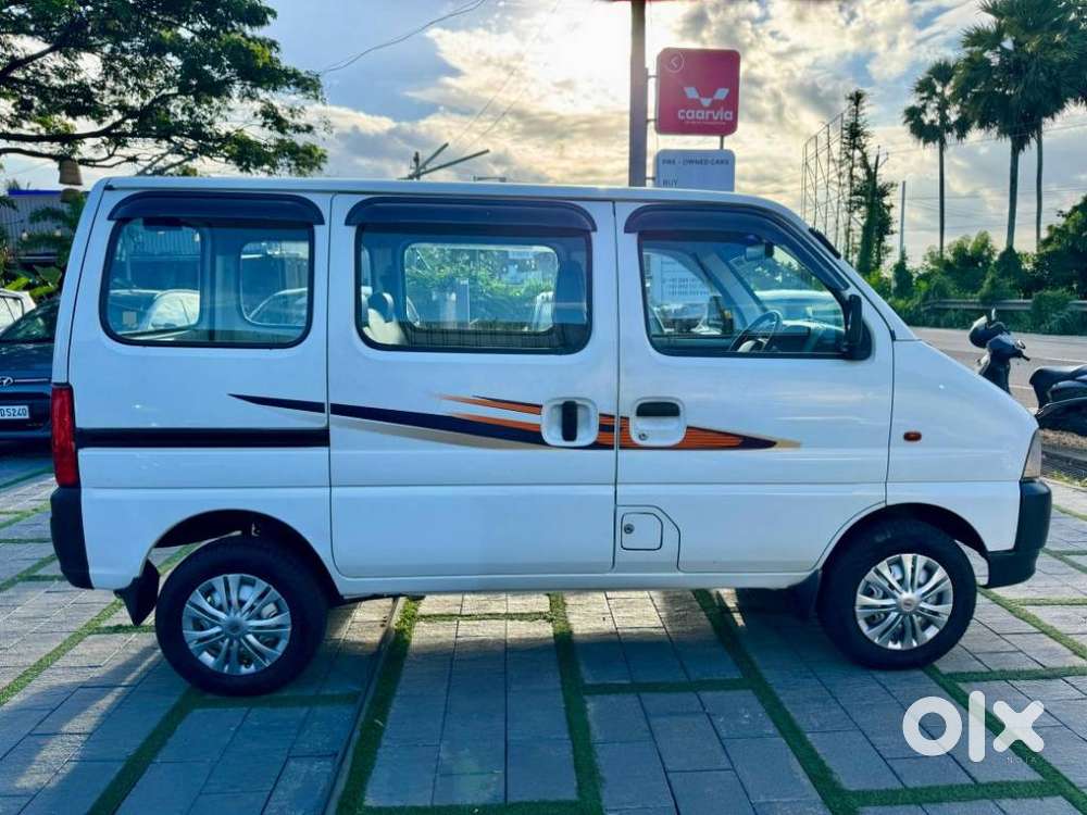 Maruti Suzuki Eeco 5 Str Ac (o), 2017, Petrol