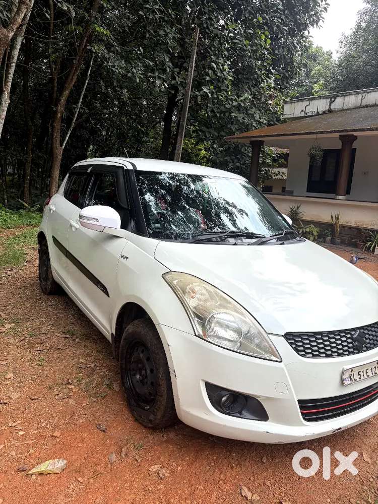 Maruti Suzuki Swift Vxi Petrol 2013