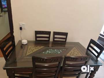 6 Seater Dining Table in good condition 5 years old Sofa