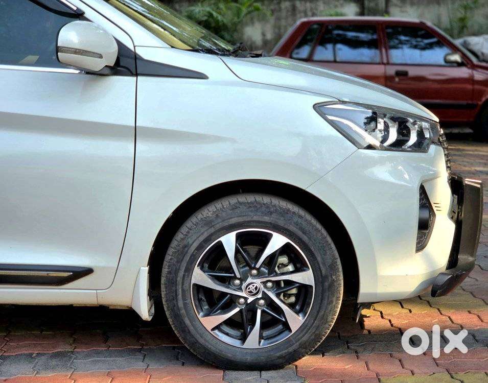 Toyota Rumion V Mt, 2024, Petrol