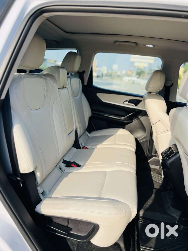 Mahindra Xuv700 2.2 Ax 7 Diesel At Luxury Pack Str, 2024, Diesel