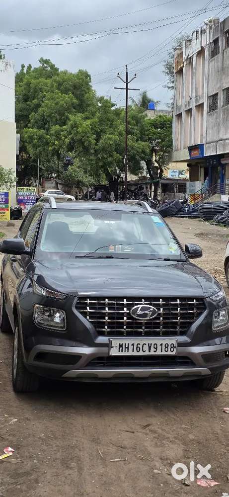 Hyundai Venue Petrol 2021