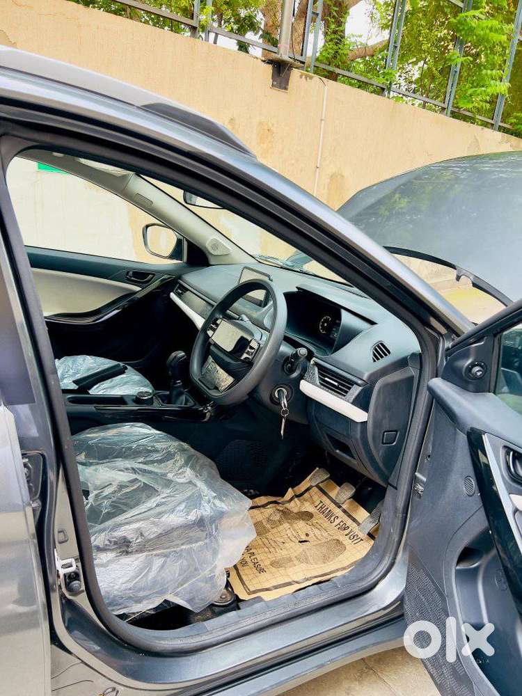 Tata Nexon Pure 1.2 Revotron Petrol 6 Mt, 2026, Petrol