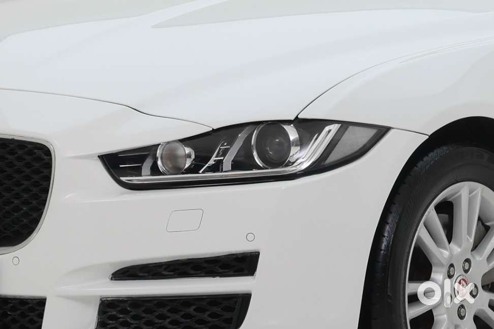 Jaguar Xe Portfolio, 2018, Petrol