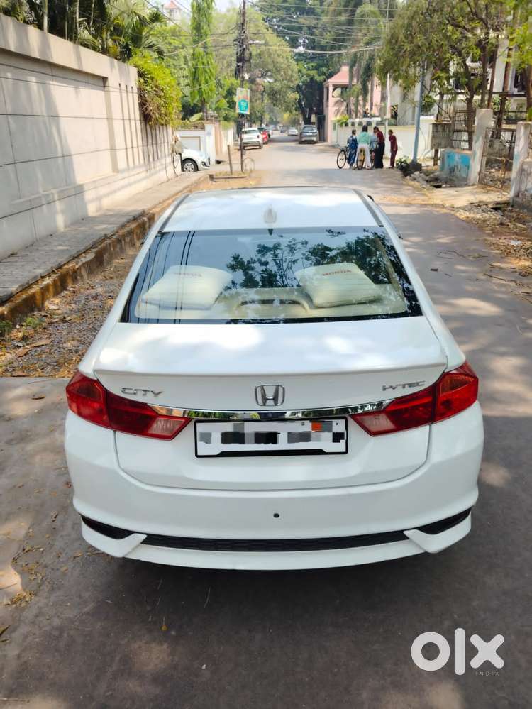 Honda City V Mt Sunroof, 2018, Petrol