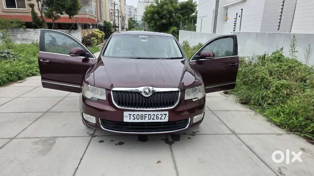 Skoda Superb Elegance 2011 Diesel Automatic
