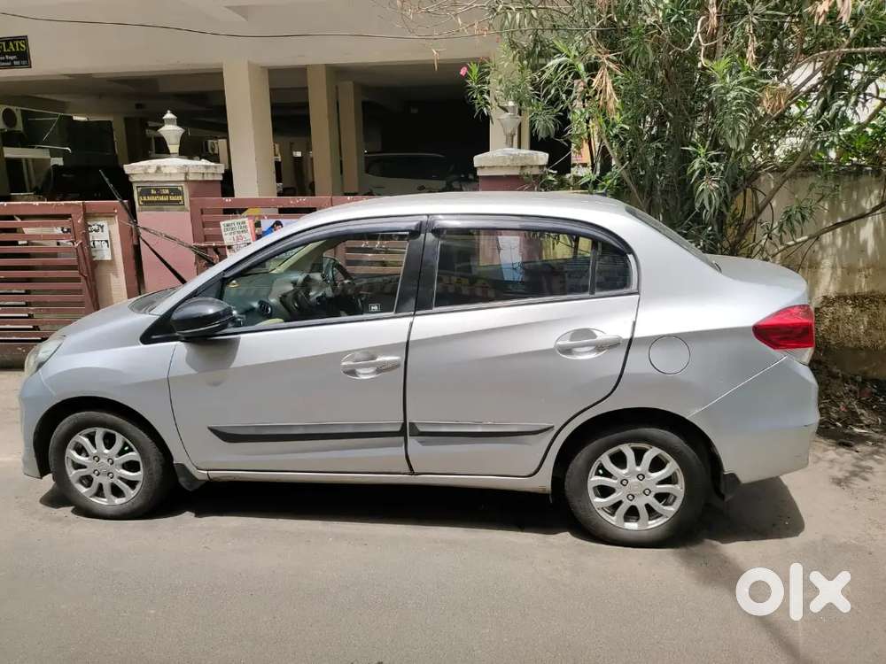 New Tyre, Battery, Leather Seat Cover Com Insurance Idv 3.27 Lakh