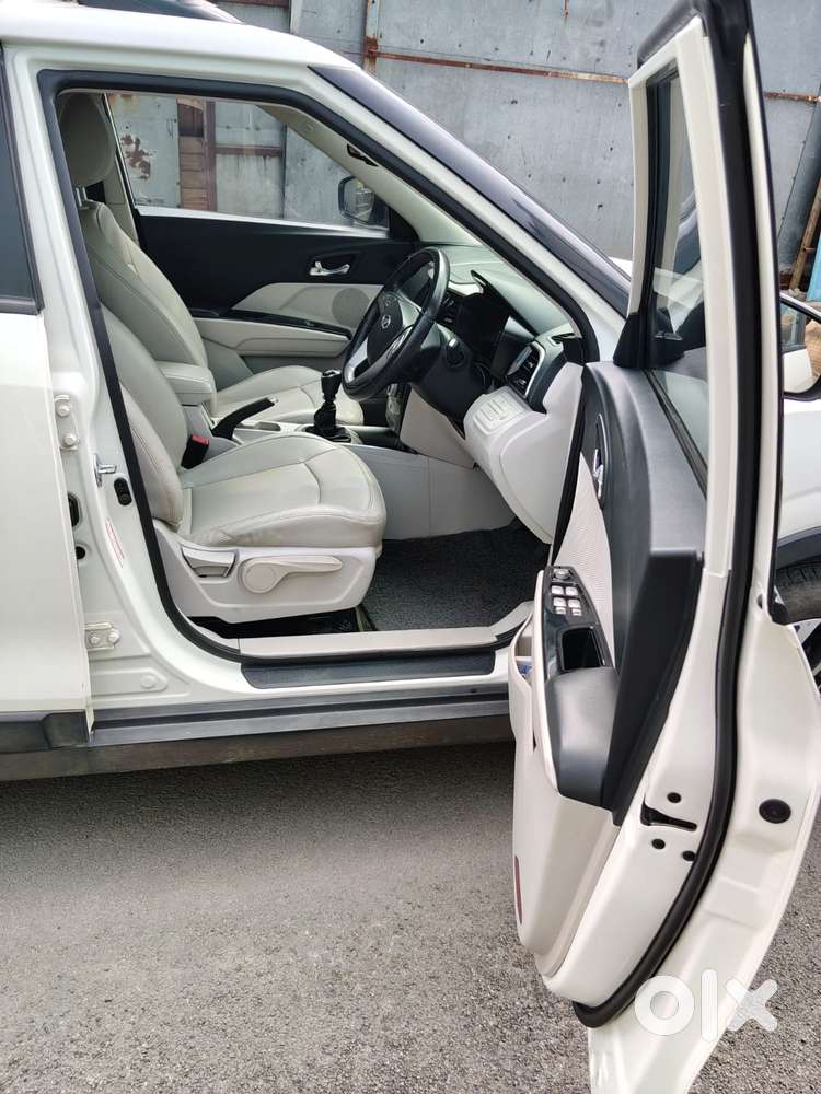 Mahindra Xuv300 W8 Option Dual Tone Diesel, 2022, Diesel