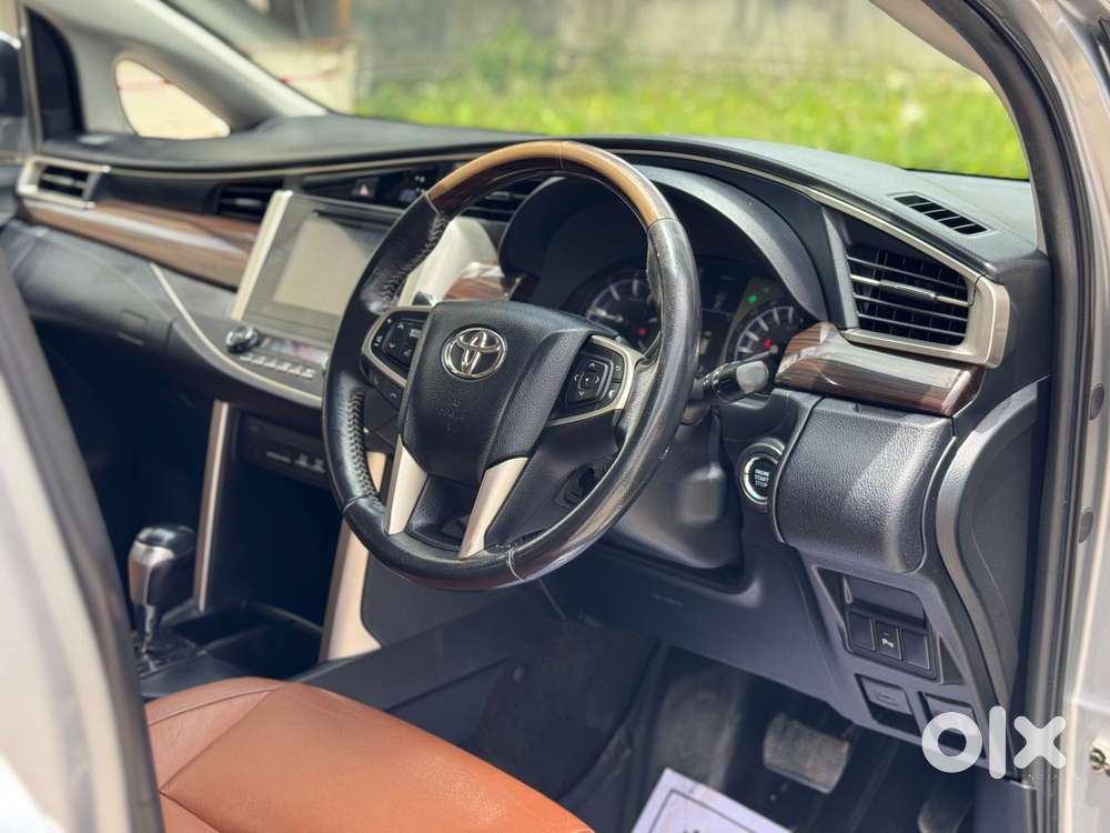 Toyota Innova Crysta 2.8z Automatic, 2016, Diesel