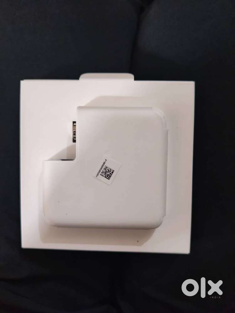 Apple 70W USB-C MacBook Charger