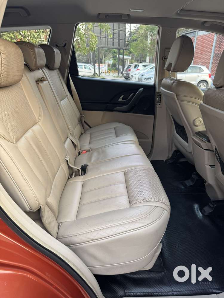 Mahindra Xuv500 At W10 Fwd, 2016, Diesel