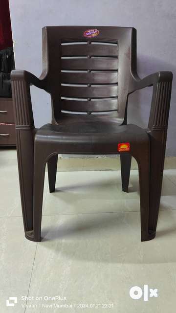 Used plastic outlet chairs for sale