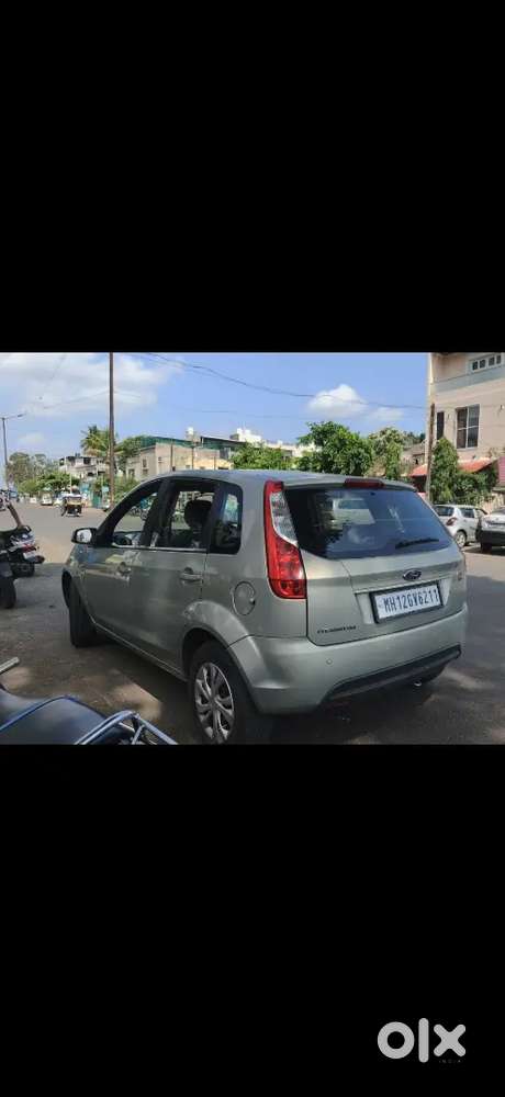 Ford Figo 1.4 Titanium 2011