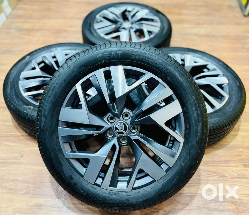 17 inch Skoda Kylaq diamond cut OEM alloy wheels set of 4 with CEAT ...