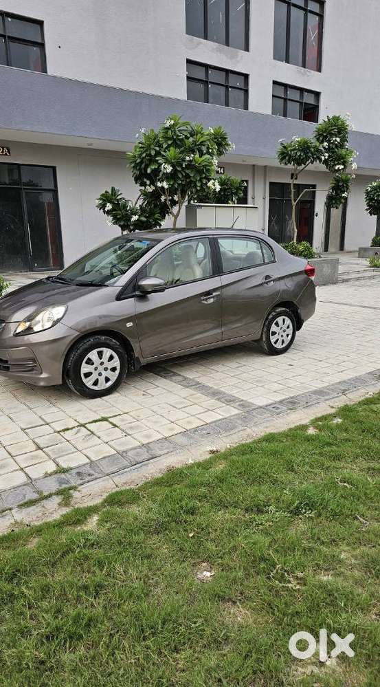 Honda Amaze, 2015