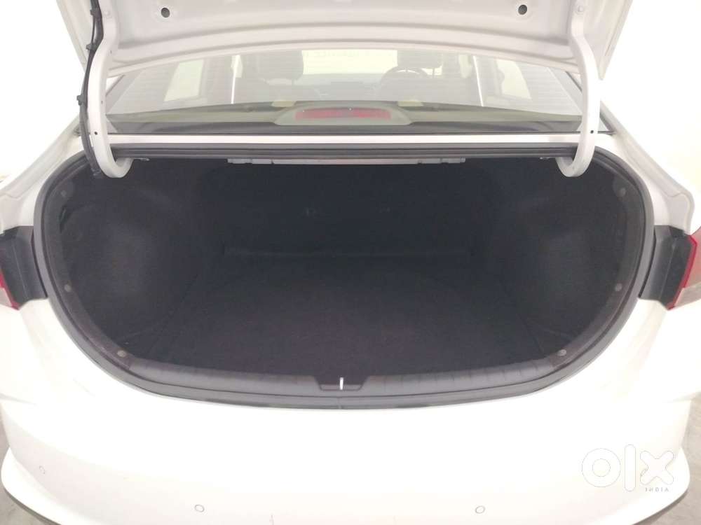 Hyundai Verna 1.5 Sx Vtvt Ivt, 2022, Petrol