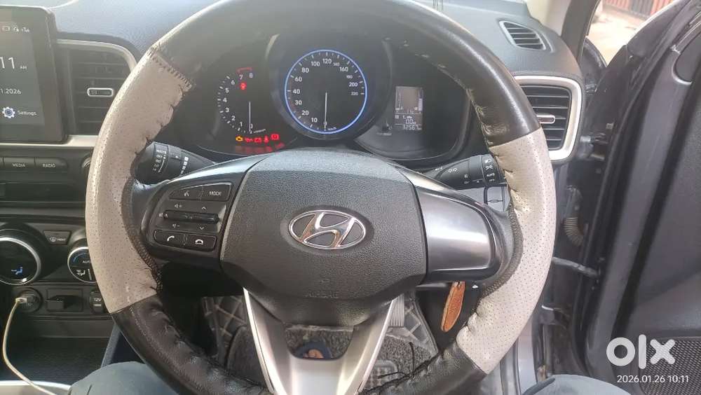 Hyundai Venue 2021 Petrol 32000 Km Driven