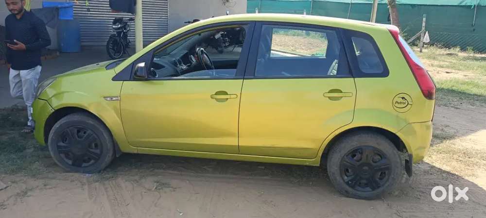 Ford Figo 2010 Petrol 95000 Km Driven