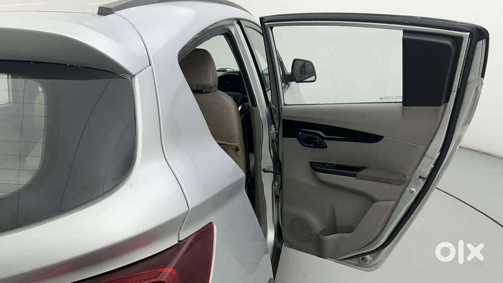 Mahindra Kuv 100 2016-2017 Mfalcon G80 K8 5str, 2016, Petrol