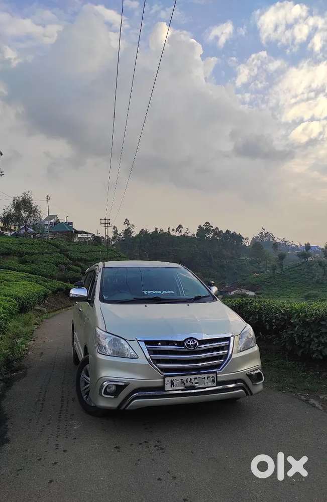 Toyota Innova 2014 Diesel 180000 Km Driven