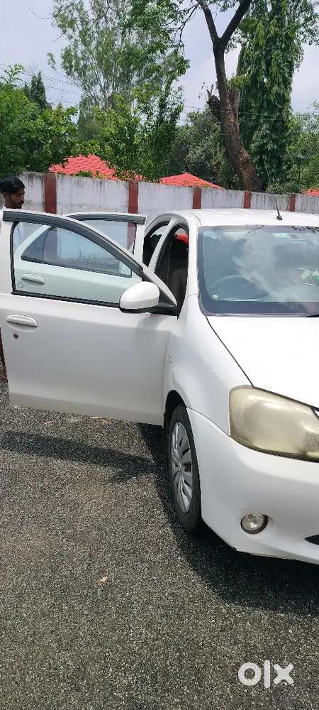Toyota Etios 2015 Petrol 130000 Km Driven