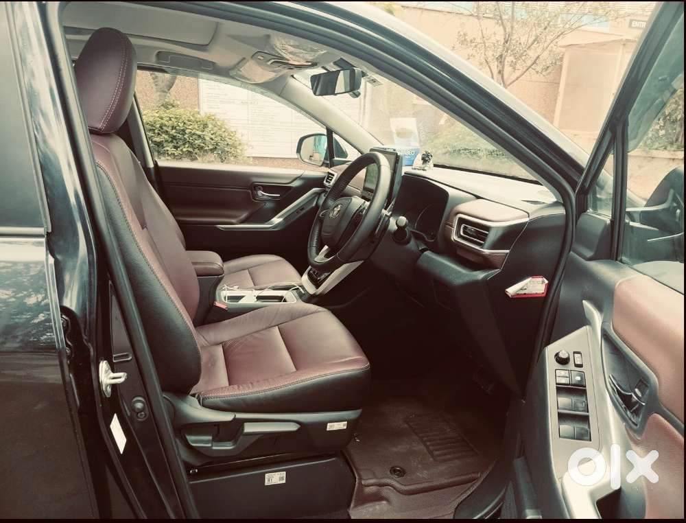 Toyota Innova Hycross 2024 Petrol 20100 Km