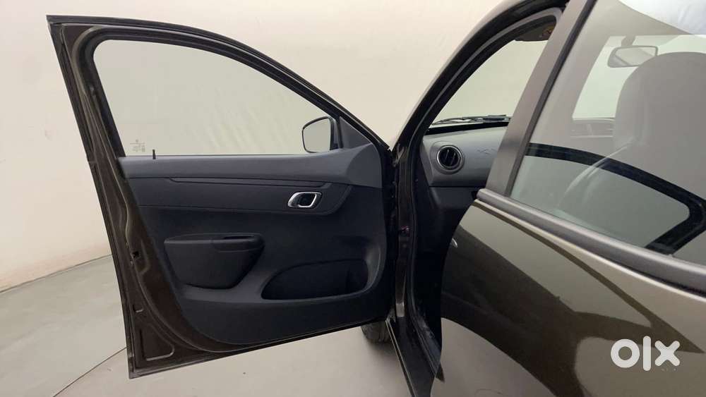 Renault Kwid 2019-ongoing 1.0 Rxt Amt (o), 2020, Petrol