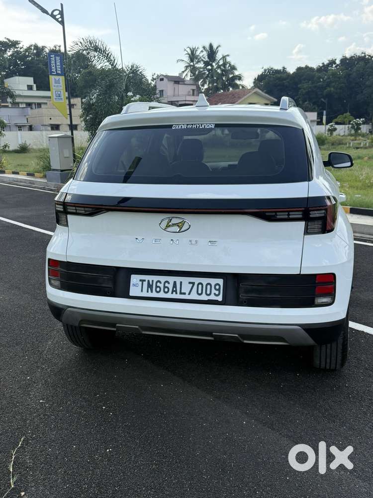 Hyundai Venue Sx (o) Mt 1.5 Diesel, 2023, Diesel