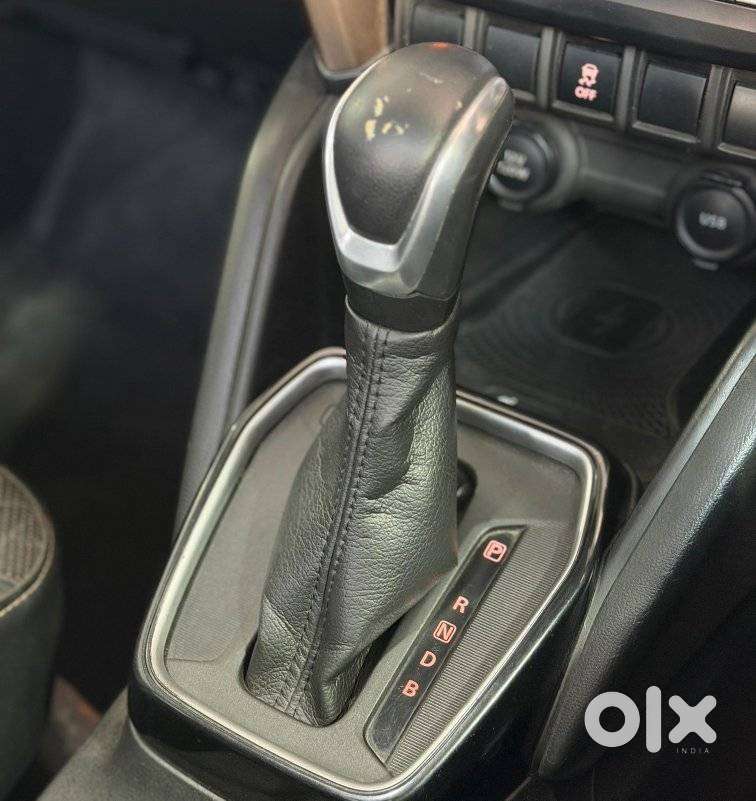 Maruti Suzuki Grand Vitara 1.5 Alpha Plus Dual Tone Intelligent Hybr..