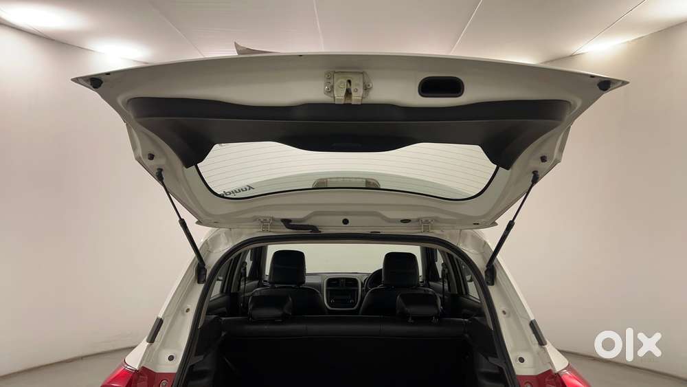 Maruti Suzuki Vitara Brezza 1.5 Vxi At, 2022, Petrol