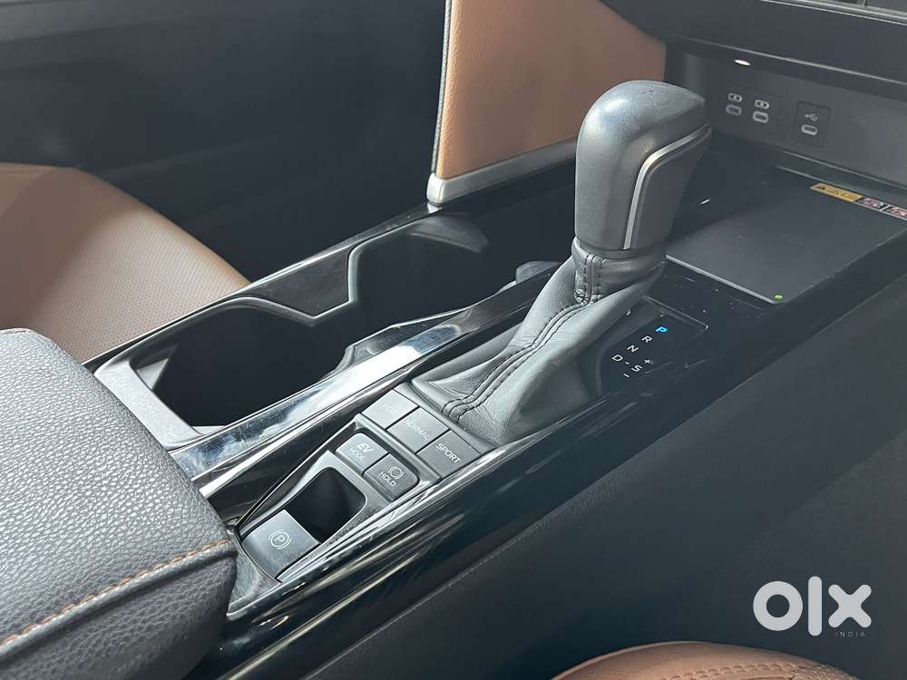 Toyota Camry Hybrid, 2025, Cng & Hybrids