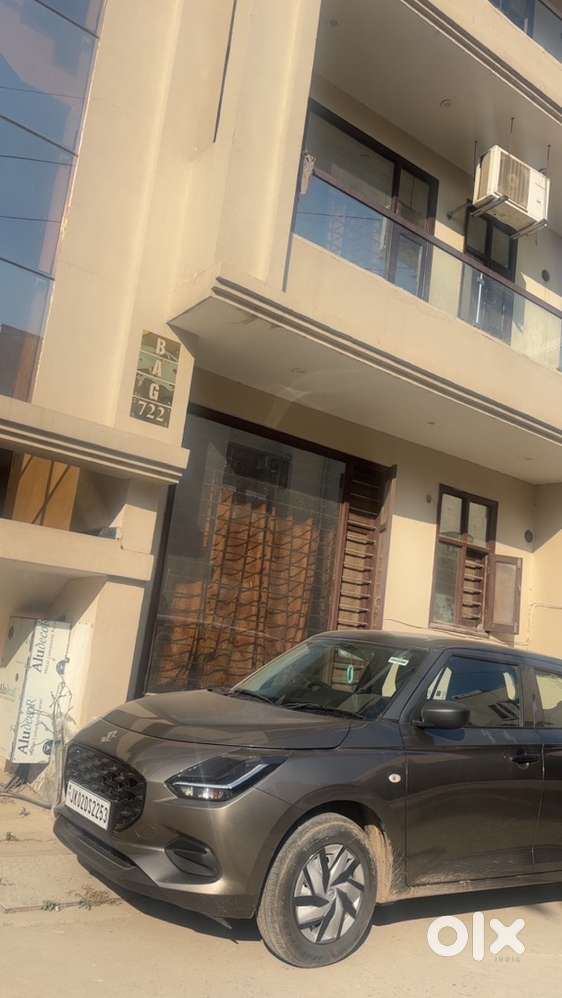 Maruti Suzuki Swift 2025 Petrol 15000 Km Driven