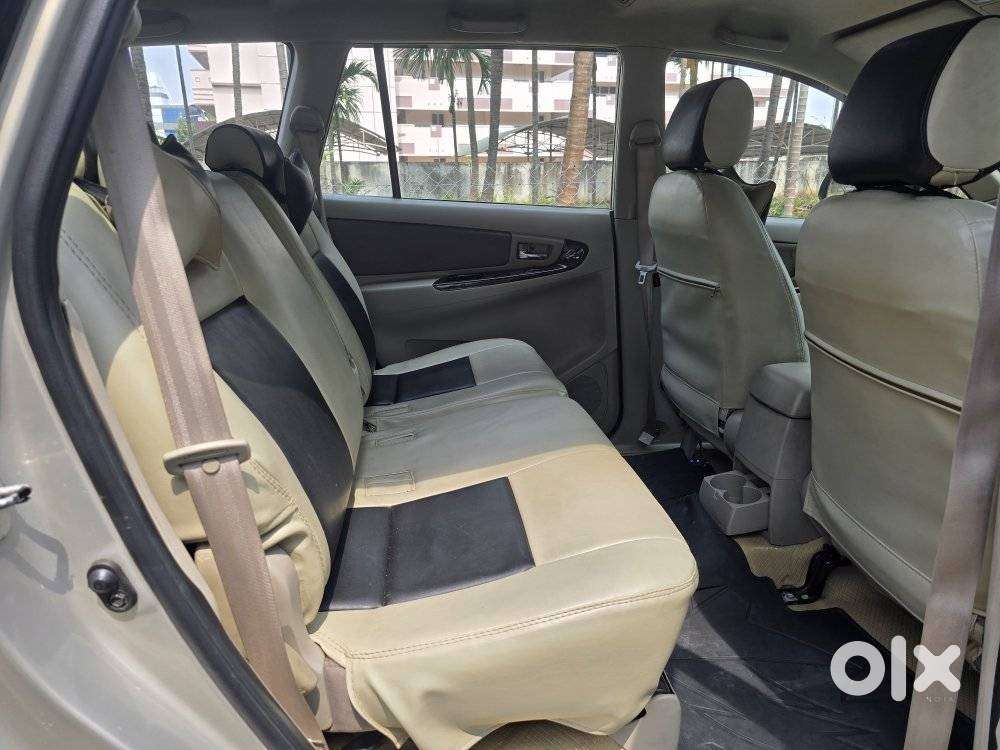 Toyota Innova 2.5 V 8 Str, 2015, Diesel