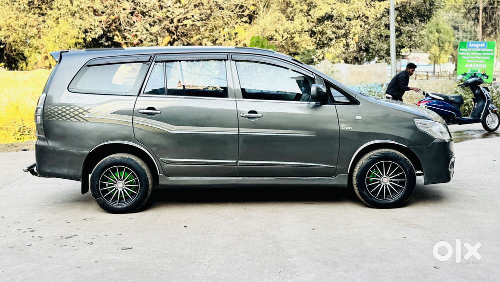 Toyota Innova [2013-2016] 2.5 G4 8 Str, 2014, Diesel