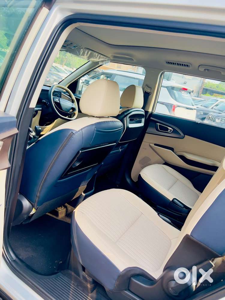 Kia Carens Clavis, 2025, Petrol