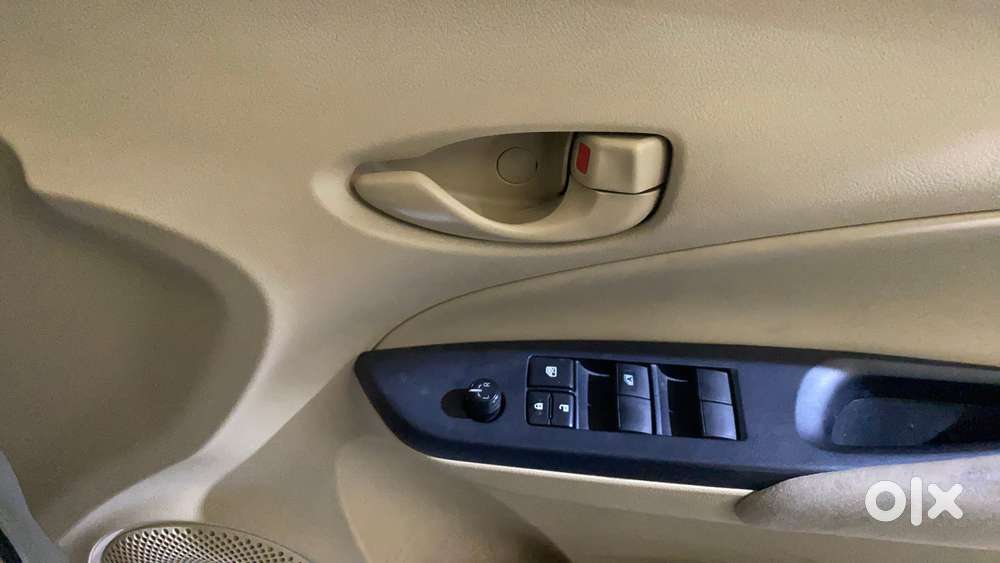 Toyota Yaris J Cvt, 2018, Petrol