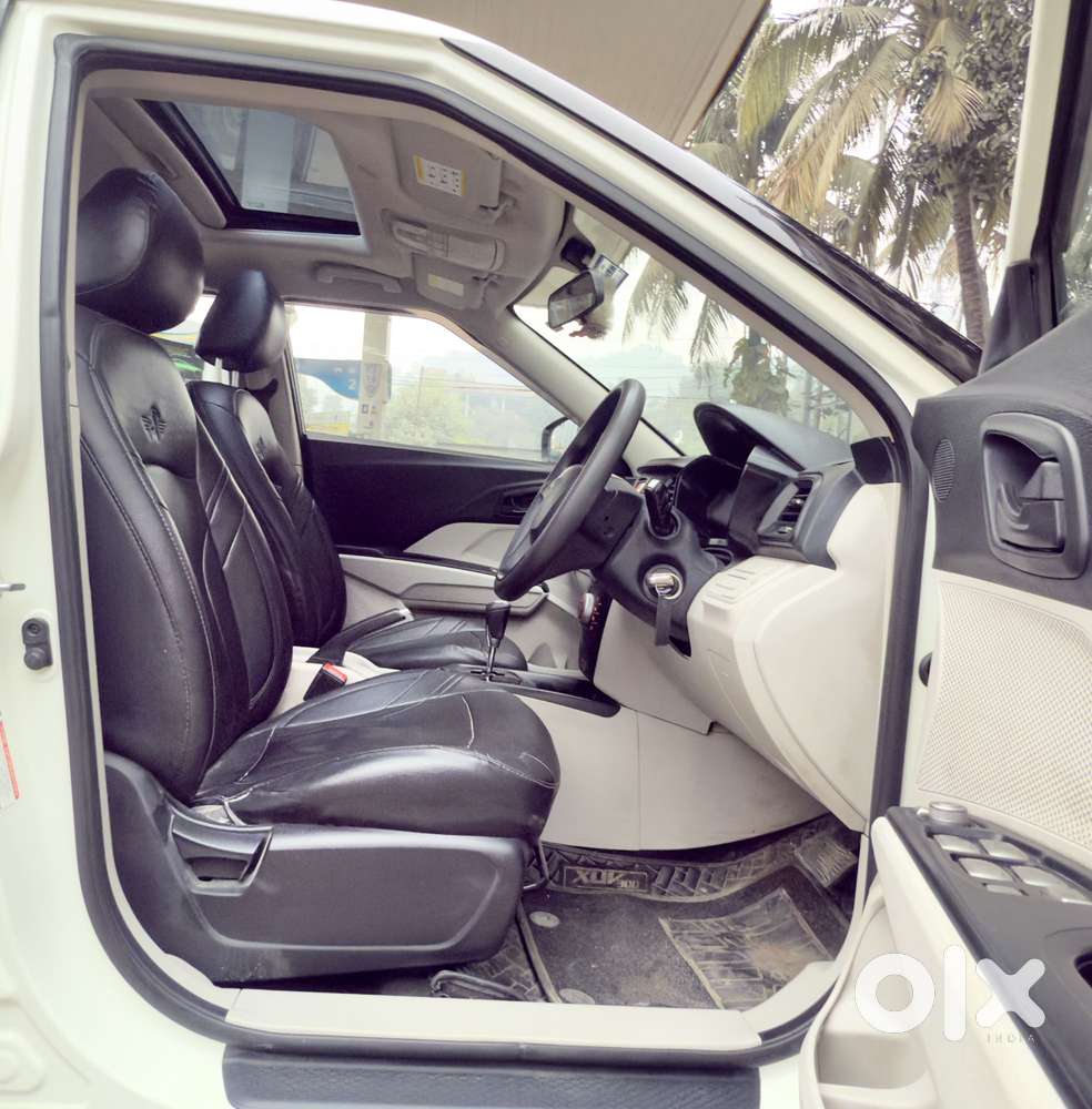 Mahindra Xuv300 1.2 W6 Amt Petrol, 2023, Petrol