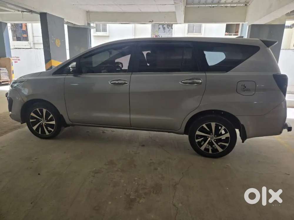 Selling Urgently Innova Crysta Petrol Automatic