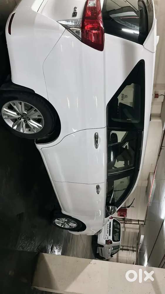 2016 Innova Crysta Top Model Diesel - 1st Owner, Vvip No.