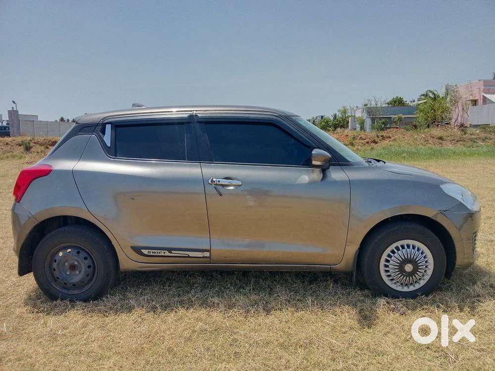 Maruti Suzuki Swift Vxi + Manual, 2022, Petrol