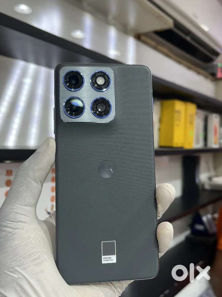 MOTOROLA EDGE 70.     PRE-OWNED