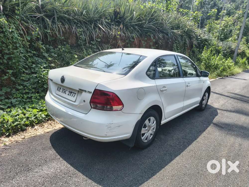 Volkswagen Vento 2011 New Paper