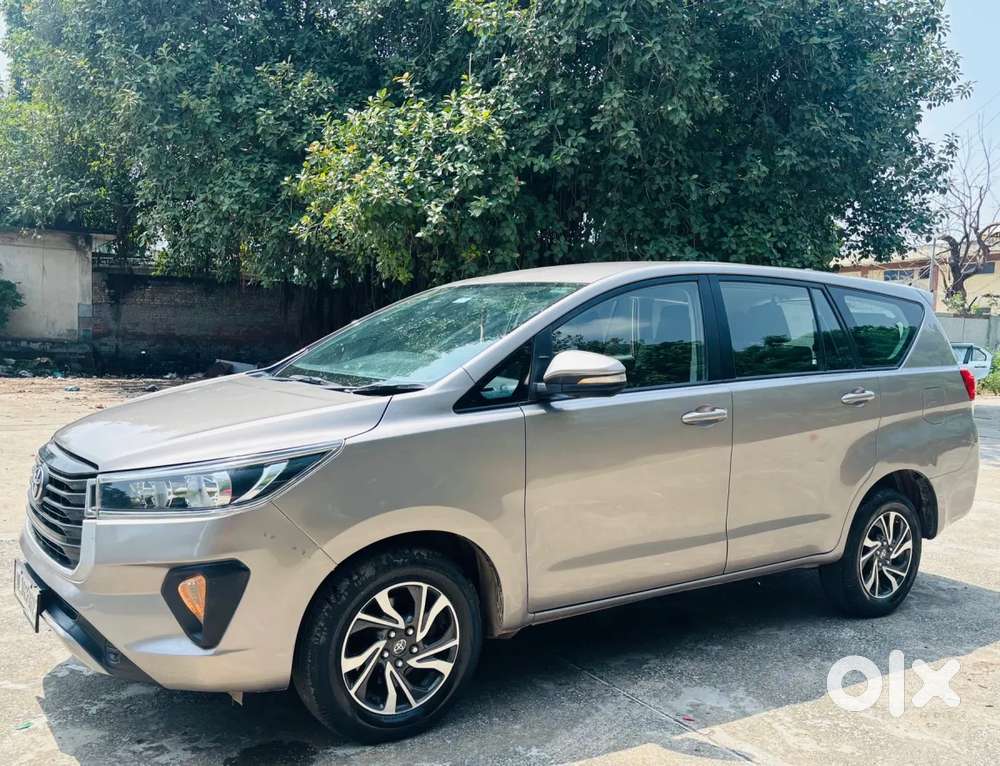 Toyota Innova Crysta [2020-ongoing] 2.4 Zx 7 Str, 2022, Diesel