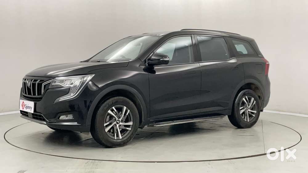 Mahindra Xuv700 2.0 Ax 5 Petrol Mt 7 Str, 2025, Petrol