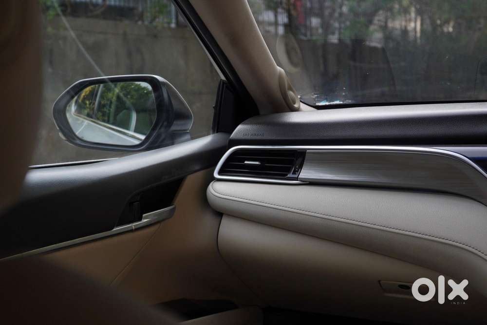 Toyota Camry Hybrid, 2021, Petrol