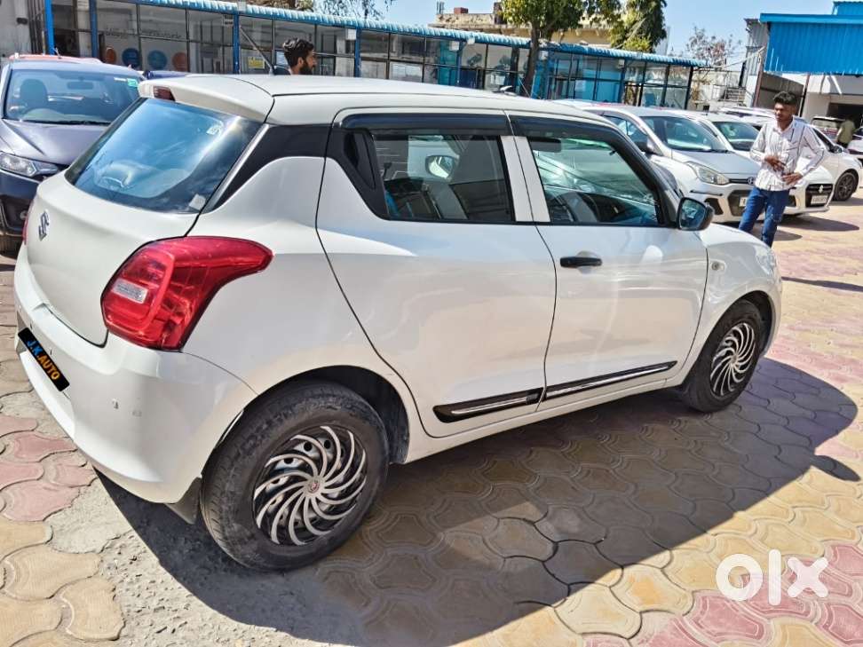 Maruti Suzuki Swift 2018 Lxi, 2019, Petrol