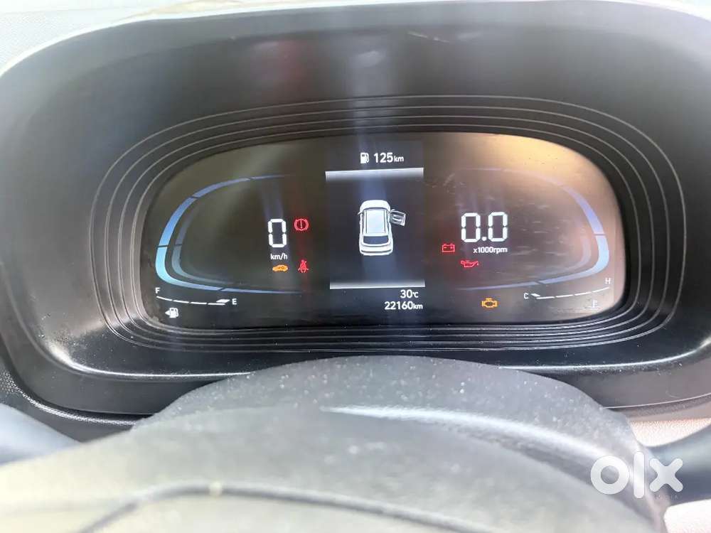 Hyundai Venue 2022 Petrol 22000 Km Driven