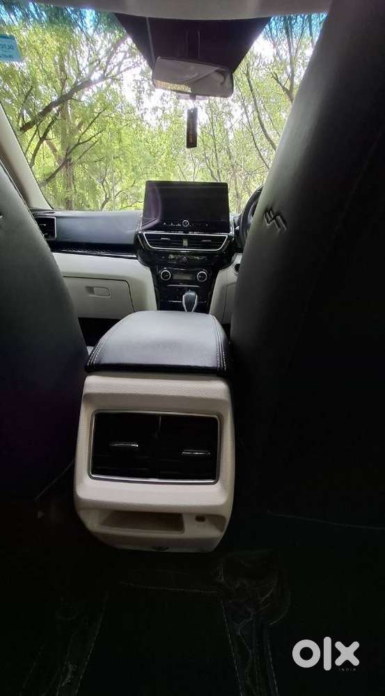 Mahindra Xuv 3xo Ax5 Pm At, 2024, Petrol