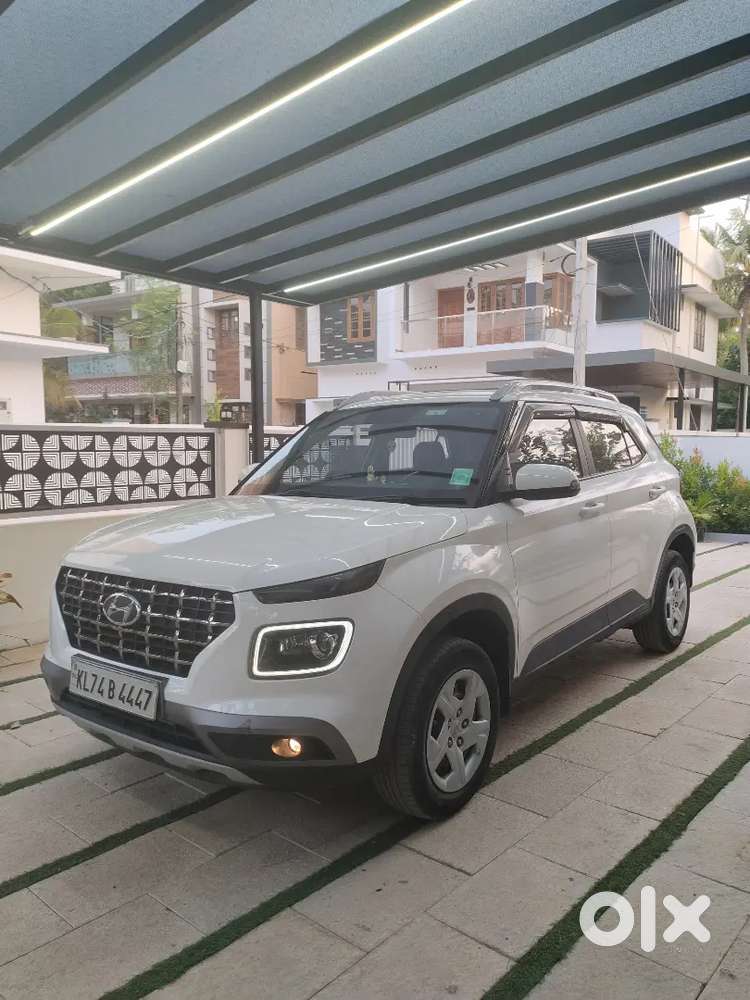 Hyundai Venue S Plus  Excellent Condition  Single Owner